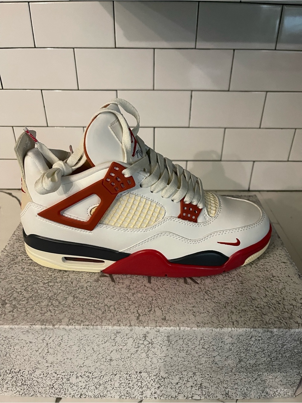 Mens Retro 4 White Brick Size 8.5.
